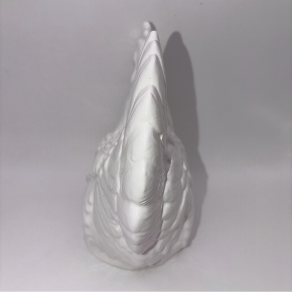 Vintage White Ceramic Rooster / Hen Figurine – Farmhouse Decor - Picture 7 of 10